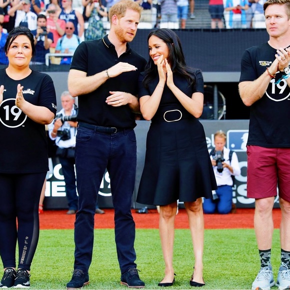 Stella McCartney Black Short Sleeve Wool Crepe Mini Dress SzXS ASO Meghan Markle - Picture 12 of 12